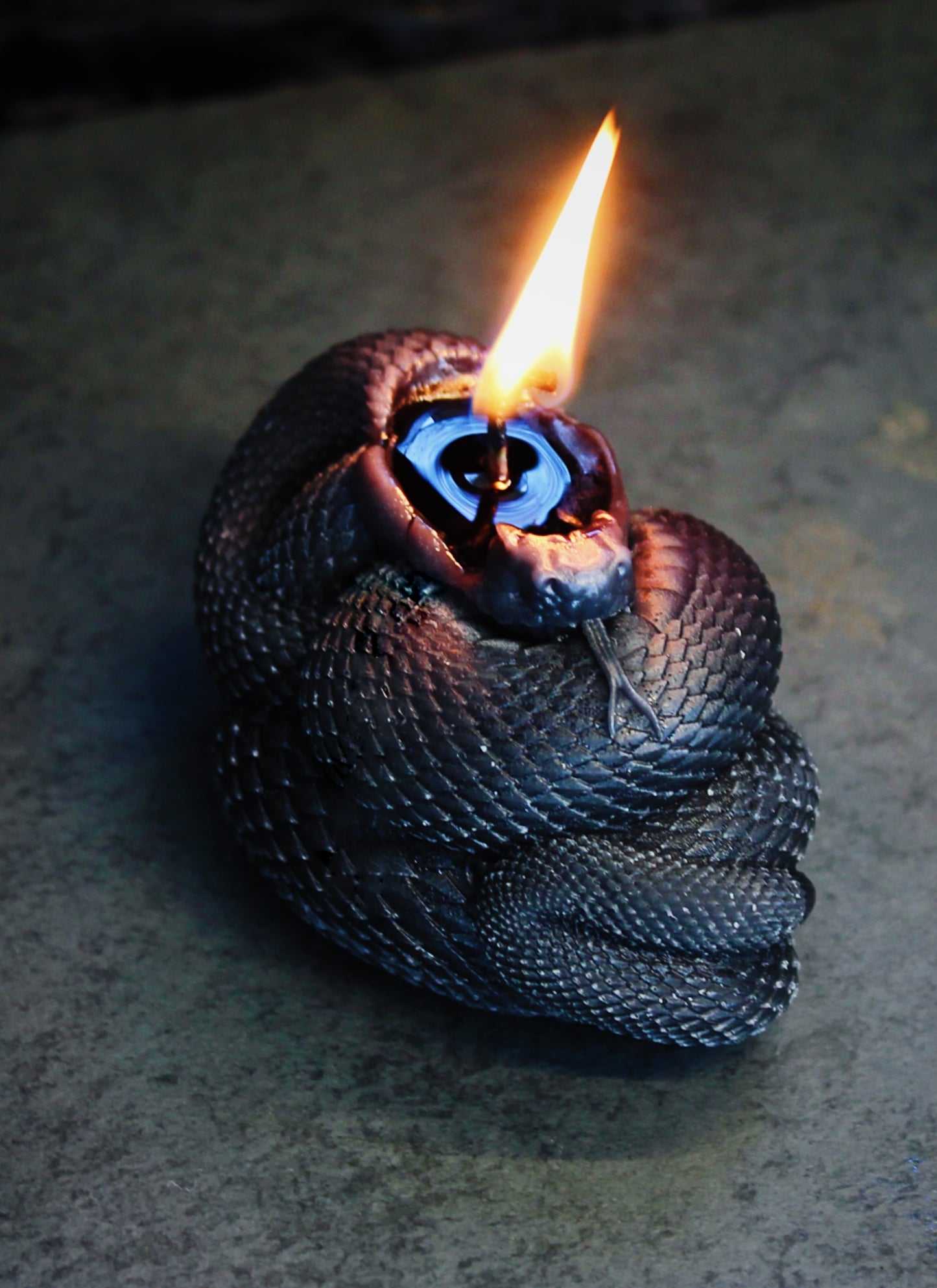 OPHIDIAN Bleeding Wax candle - DRENCHEDskin®